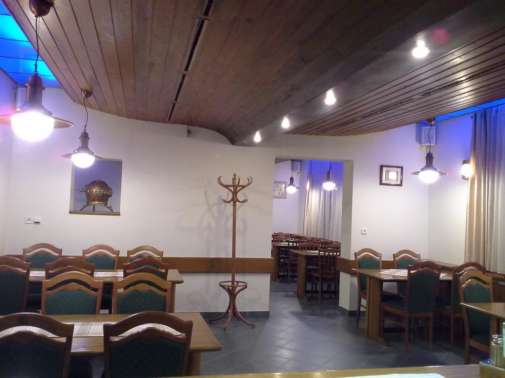 צ'סקה בודיוביצה Hotel Laguna מראה חיצוני תמונה